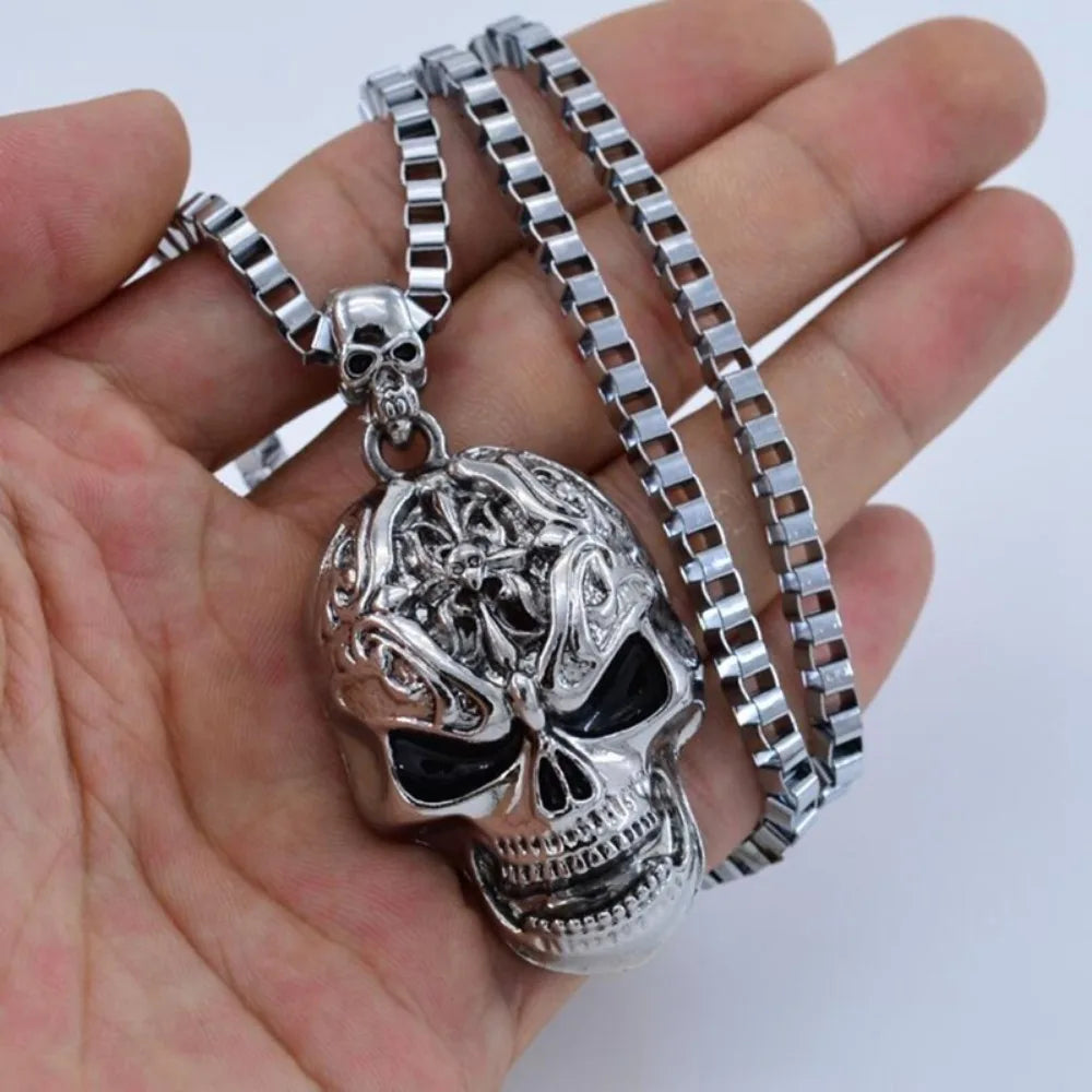 Vintage Hip Hop Evil Skull Necklace Metal Skull Pendant Collar Gothic Skull Chain Skull Fashion Men and Women Punk Style Jewelry
