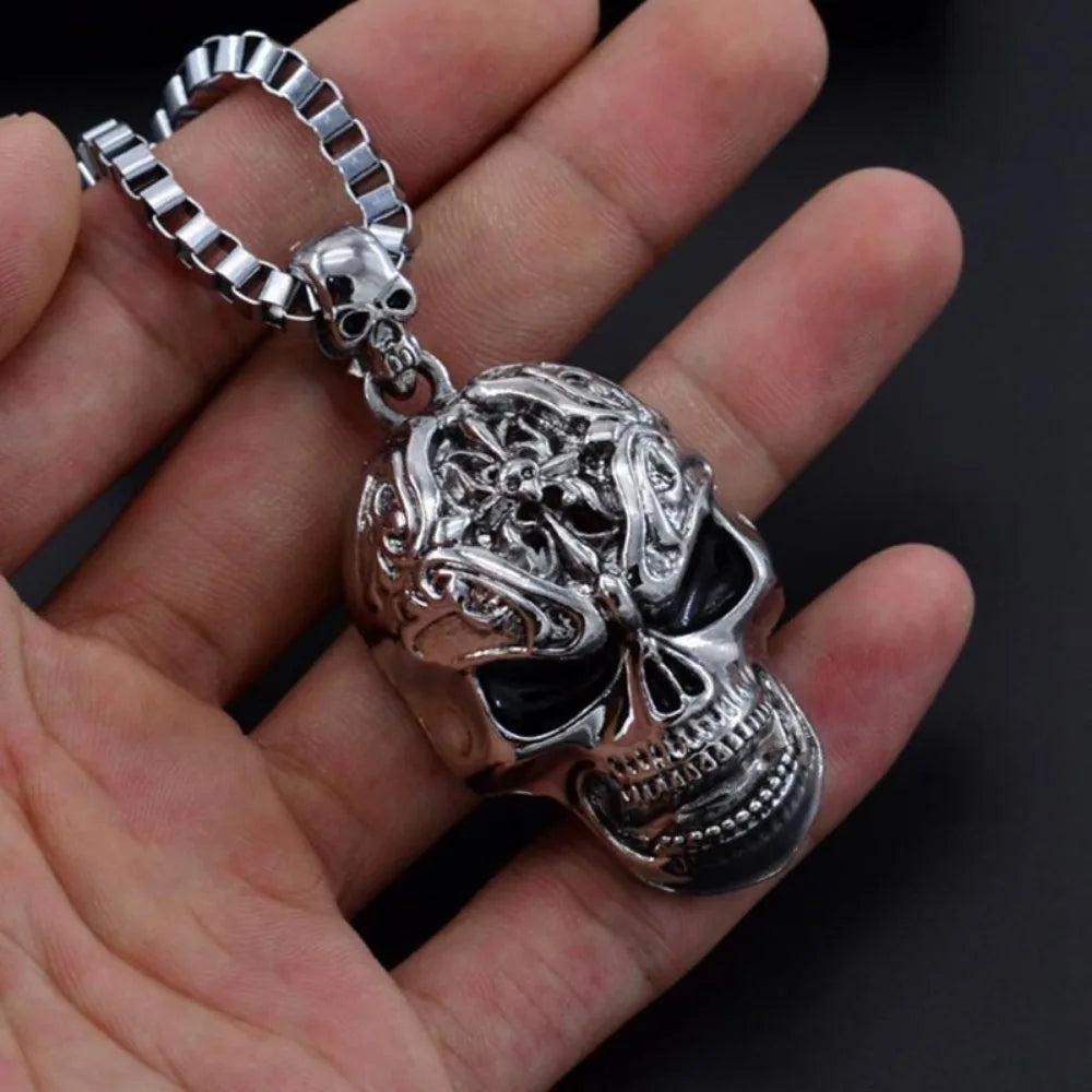 Vintage Hip Hop Evil Skull Necklace Metal Skull Pendant Collar Gothic Skull Chain Skull Fashion Men and Women Punk Style Jewelry