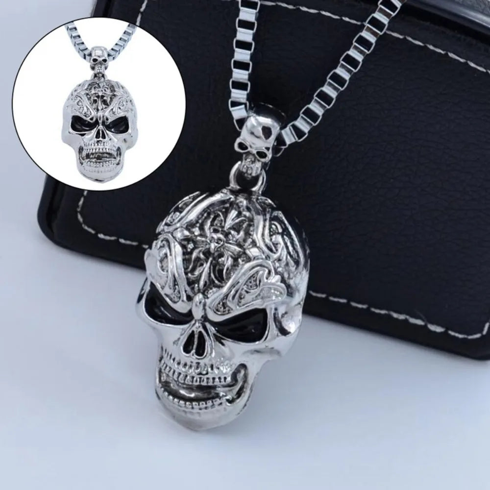 Vintage Hip Hop Evil Skull Necklace Metal Skull Pendant Collar Gothic Skull Chain Skull Fashion Men and Women Punk Style Jewelry